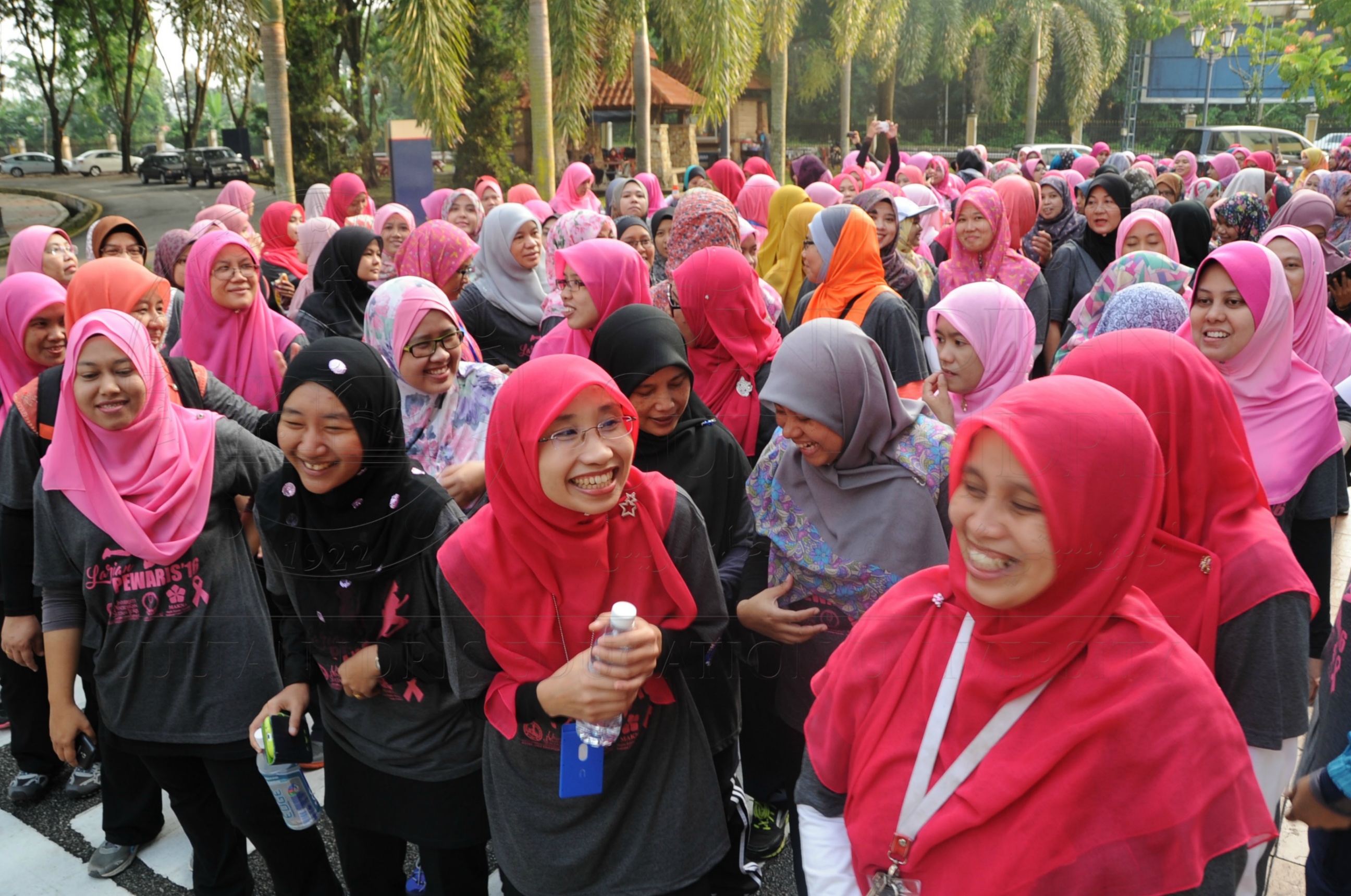 PRO 16 69 Karnival Pewaris 2016   UPSIHAS 8182